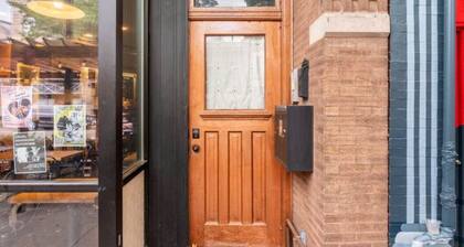 The Roscoe Village Guesthouse