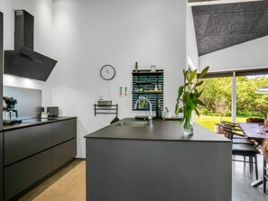 Fridge, microwave, dishwasher, cookware/dishes/utensils