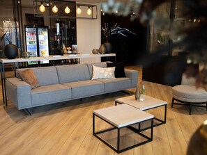 Lobby - Wonderful private villa for 10 guests with hot tub, WIFI, pool, TV and pets allowed (Nieuw-helvoet)