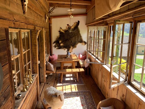 Ferienhaus 'Evelyn's Hütte' mit Bergblick, privater Terrasse und WLAN