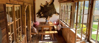 Holiday Home 'Evelyn's Hütte' with Mountain View, Private Terrace and Wi-Fi