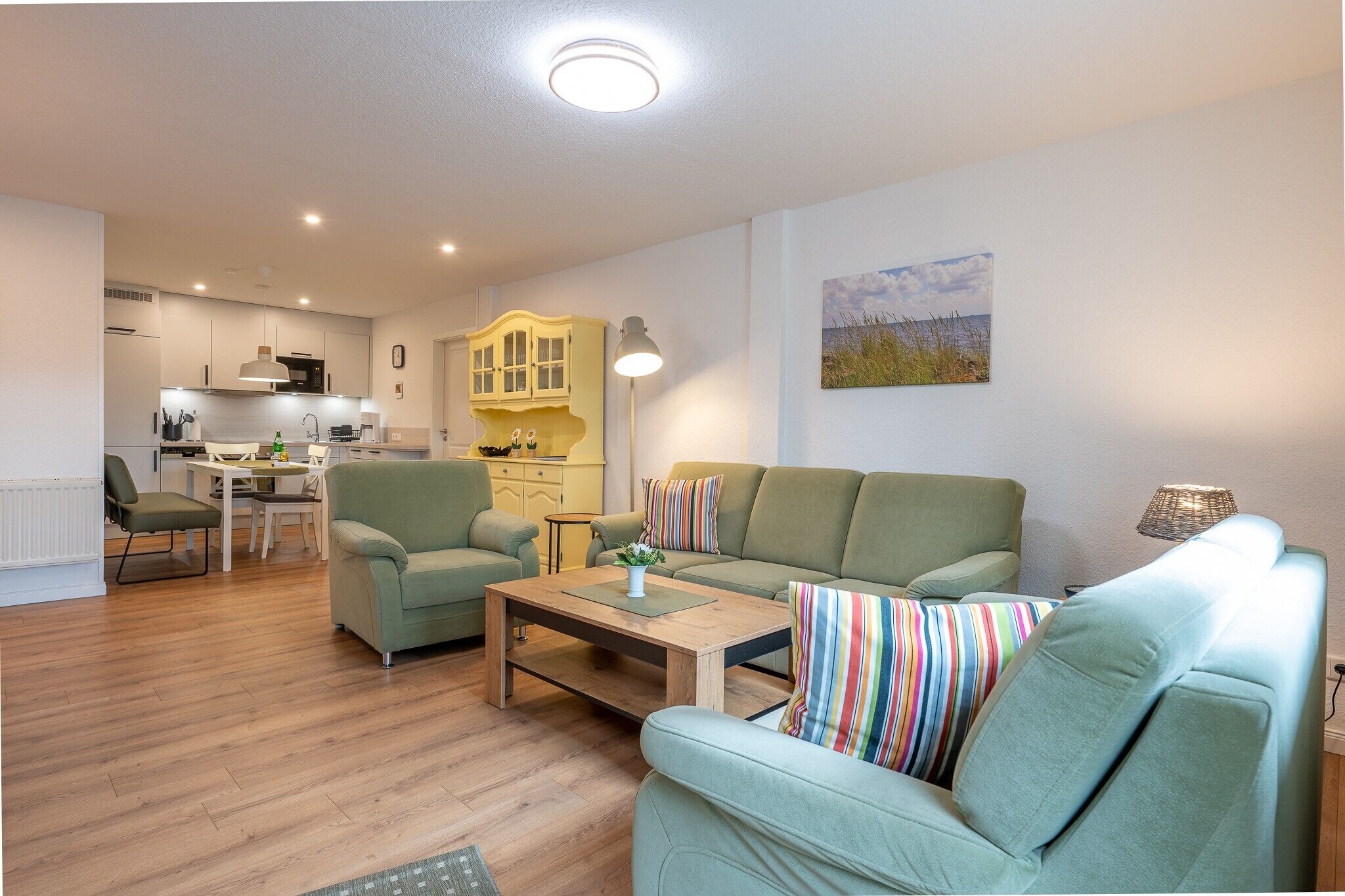 TV, mesa de pingue-pongue, aparelho de som