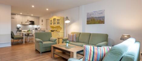 TV, mesa de pingue-pongue, aparelho de som