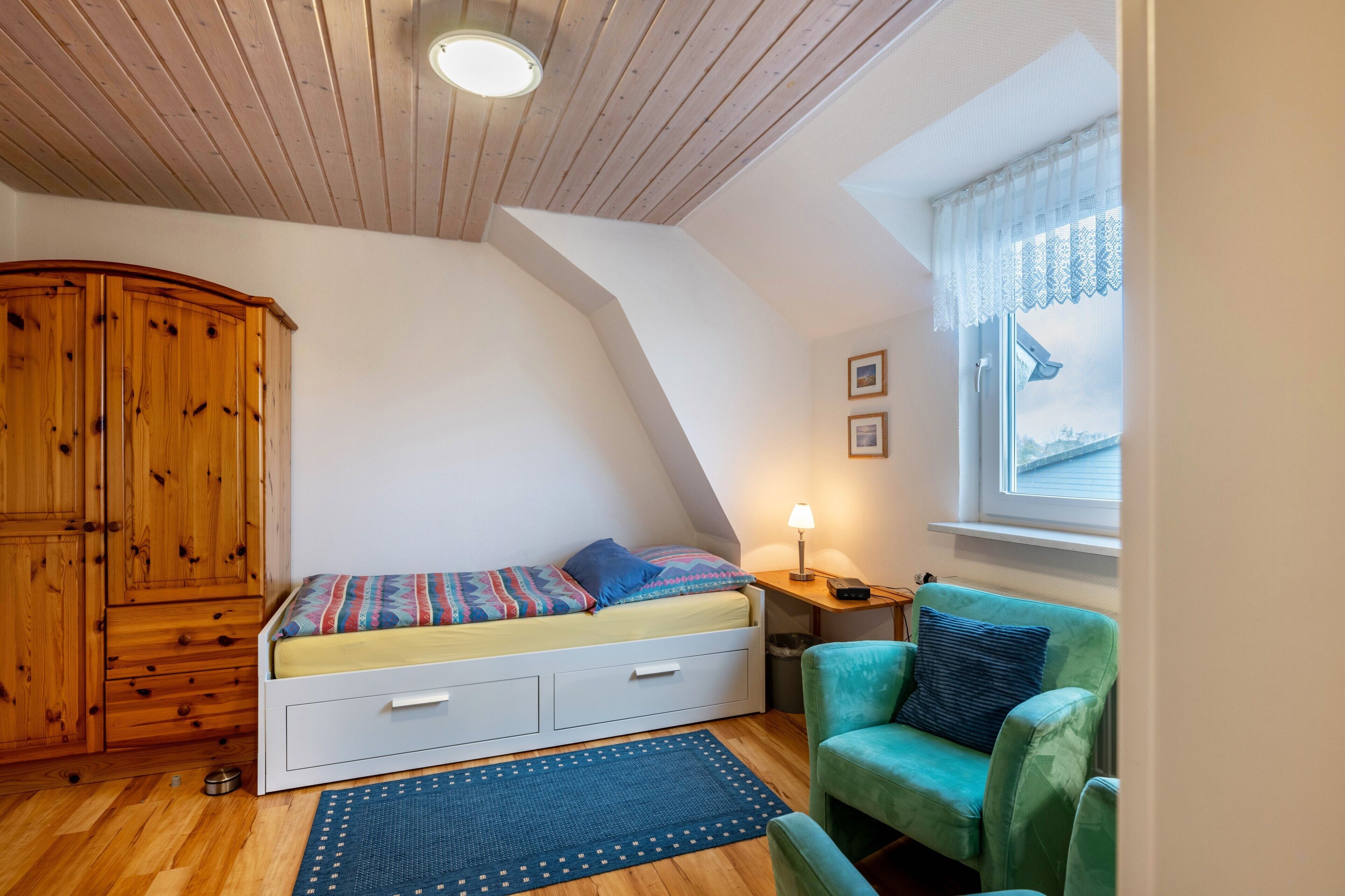 1 slaapkamer, een strijkplank/strijkijzer, gratis wifi, beddengoed