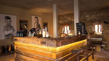 Bar (in der Unterkunft)