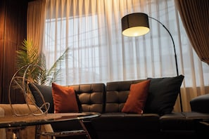 Accommodates three-person, Non Smoking | 1 bedroom, free WiFi - Acoustic GARAGE by Tranova (Tokyo)