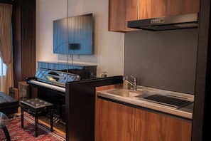 Accommodates three-person, Non Smoking | 1 bedroom, free WiFi - Acoustic GARAGE by Tranova (Tokyo)