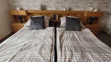 1 chambre, fer et planche à repasser, Wi-Fi gratuit, draps fournis