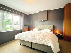 2 bedrooms, Internet