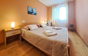 1 Schlafzimmer, Reisekinderbett, kostenloses WLAN, Bettwäsche