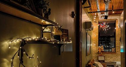 Cozy 2-Bedroom Loft in DT! Walking distance to the Forks and Canada Life Centre