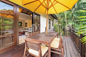 Comfort Villa, 3 Bedrooms, Private Pool, Beach View | Terrace/patio