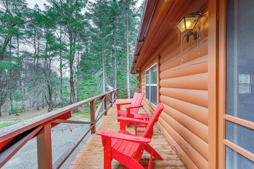 Modern Cabin in Lake Placid w/ Mountain Views!