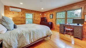 Room - Modern Cabin in Lake Placid w/ Mountain Views! (Lake Placid)