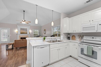 Quiet Family Home - Near Everything!