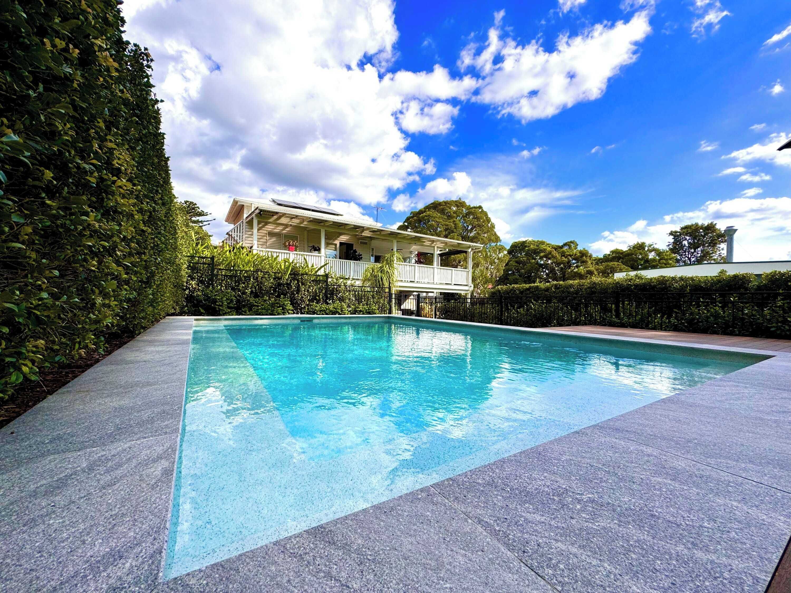 3 Bdrm Queenslander Outdoor Dining Pool & Parking