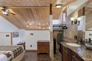 1 Schlafzimmer, Bügeleisen/Bügelbrett, Reisekinderbett, WLAN