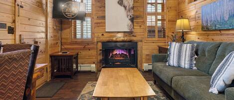 Una televisión, una chimenea, una oficina