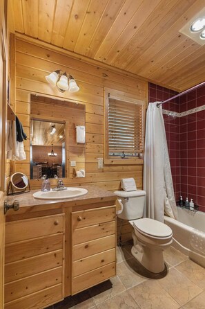 Ducha, secador de pelo y toallas