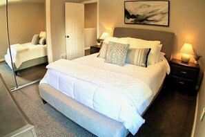 4 slaapkamers, een strijkplank/strijkijzer, reisbedje, gratis wifi