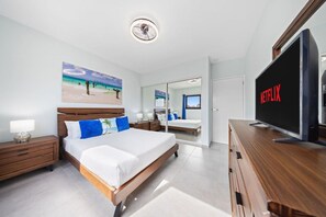 4 soverom, safe på rommet, strykejern/-brett og reiseseng for barn