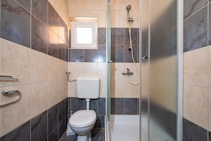Shower, towels