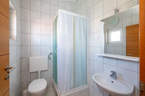 Shower, towels