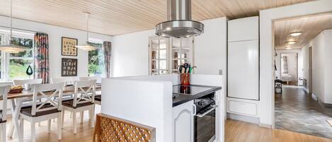 Fridge, oven, dishwasher, highchair