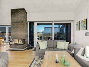 Télévision, cheminée