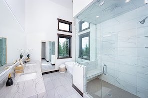 Hair dryer, towels - Luxury Ski-In/Ski-Out. Elevator, Game Room, Views! (Whitefish)