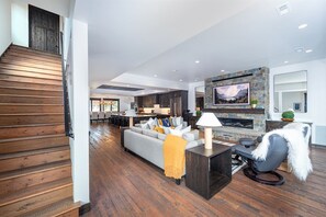 Smart-tv, pejs, videospil, bordtennisbord