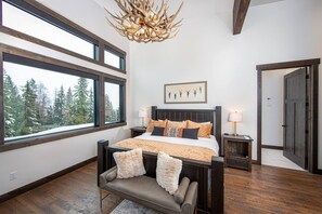 6 habitaciones, escritorio y tabla de planchar con plancha 