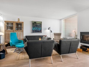 Télévision, cheminée