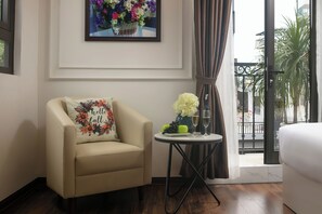 Executive-Doppelzimmer, 1 Queen-Bett, Balkon, Stadtblick | Hochwertige Bettwaren, Daunenbettdecken, Minibar, Zimmersafe