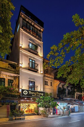 Front of property - Trang Trang Luxury Hotel (Hanoi)