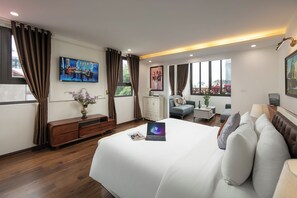 Ropa de cama de alta calidad, cubrecamas y minibar 