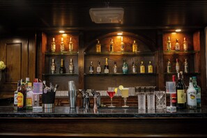 Bar (on property) - Trang Trang Luxury Hotel (Hanoi)