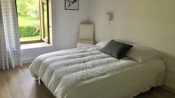2 slaapkamers, een strijkplank/strijkijzer, wifi, beddengoed