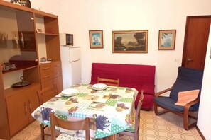 Dining - Attractive apartment with private garden (Ravenna)
