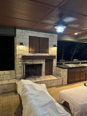 Property grounds - Amazing lake house  (Tool)