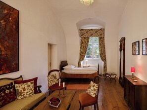 2 chambres, bureau, fer et planche à repasser, Wi-Fi gratuit