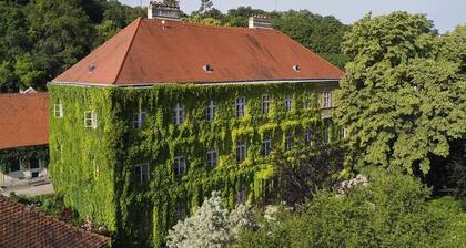 The laid back Loft at Schloss Hollenburg