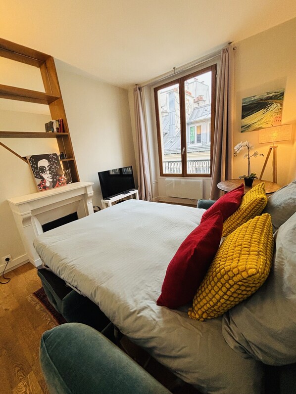 1 slaapkamer, een strijkplank/strijkijzer, wifi, beddengoed