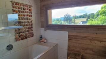 Family Room | Bathroom | Free toiletries, hair dryer, bathrobes, slippers