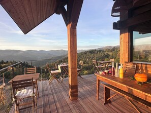 Café da manhã completo grátis todos os dias