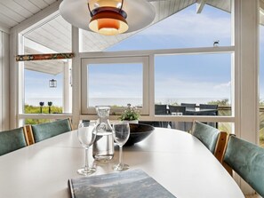Dining - "Henric" - 75m from the sea by Interhome (Allinge)