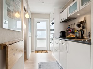 Fridge, dishwasher, cookware/dishes/utensils