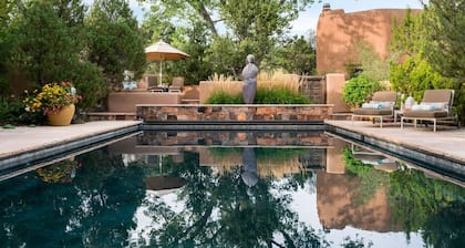Luxury Estate w/ Hot Tub & Casita