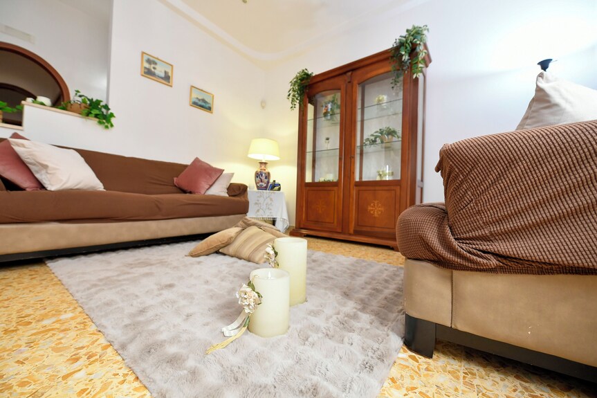 B&b Family, Perfect For Reaching Pompei, Ercolano, Sorrento, Naples And Vesuvius - Torre del Greco