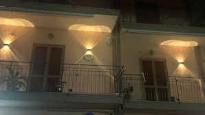 تفاصيل الفندق من الخارج